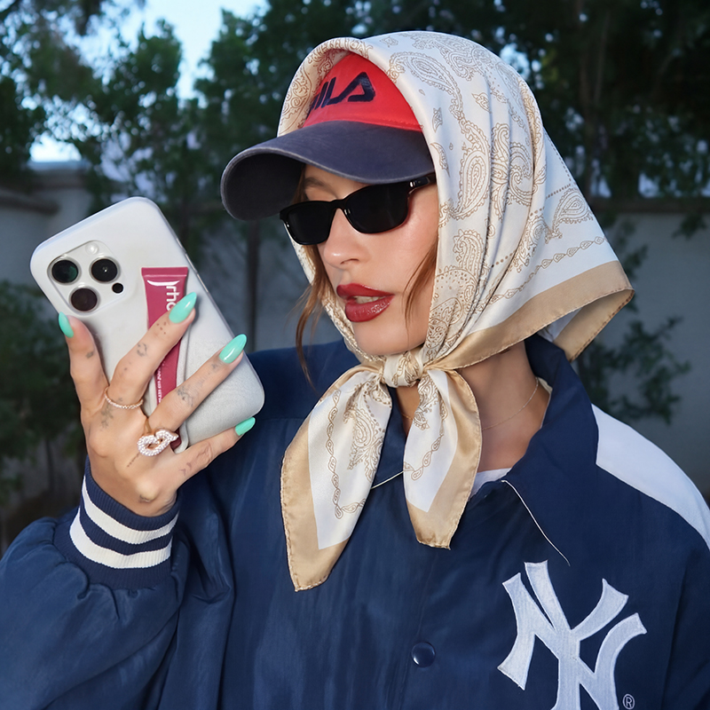 وشاح مربع من الساتان الحريري ب - مراجعة Face Scarf Mask وسعره