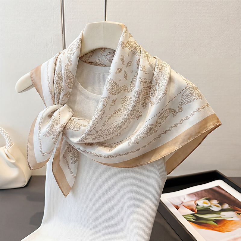 وشاح مربع من الساتان الحريري ب - مراجعة Face Scarf Mask وسعره
